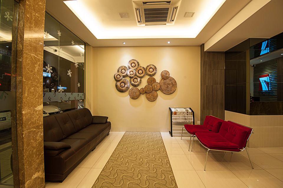 Seven Hotel Putatan Екстериор снимка